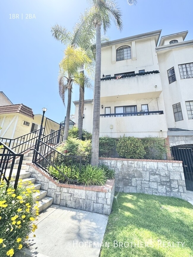 Building Photo - 5233 Cartwright Ave