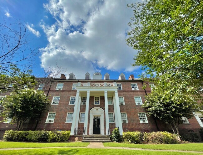 Building entrance - 2850 Fairway Dr
