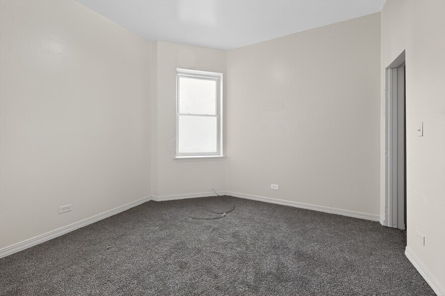 Building Photo - 4306 W Maypole Ave