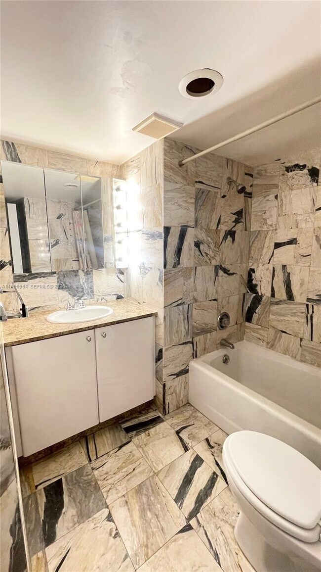 Building Photo - 3703 NE 166th St