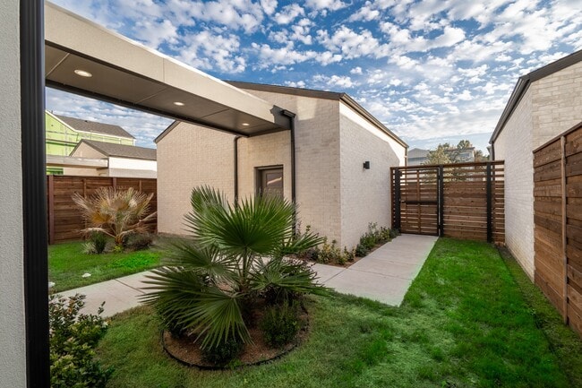 Building Photo - 3321 Walchard Ct