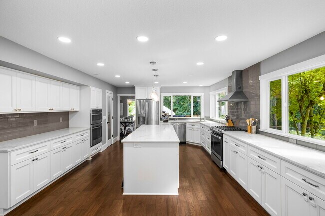 Building Photo - 7874 SW Bayberry Dr