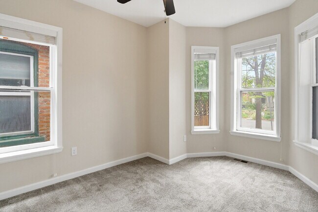 Building Photo - $2,995.95- 3 Bed, 2 Bath Home in Highlands Ranch with In Unit Laundry!