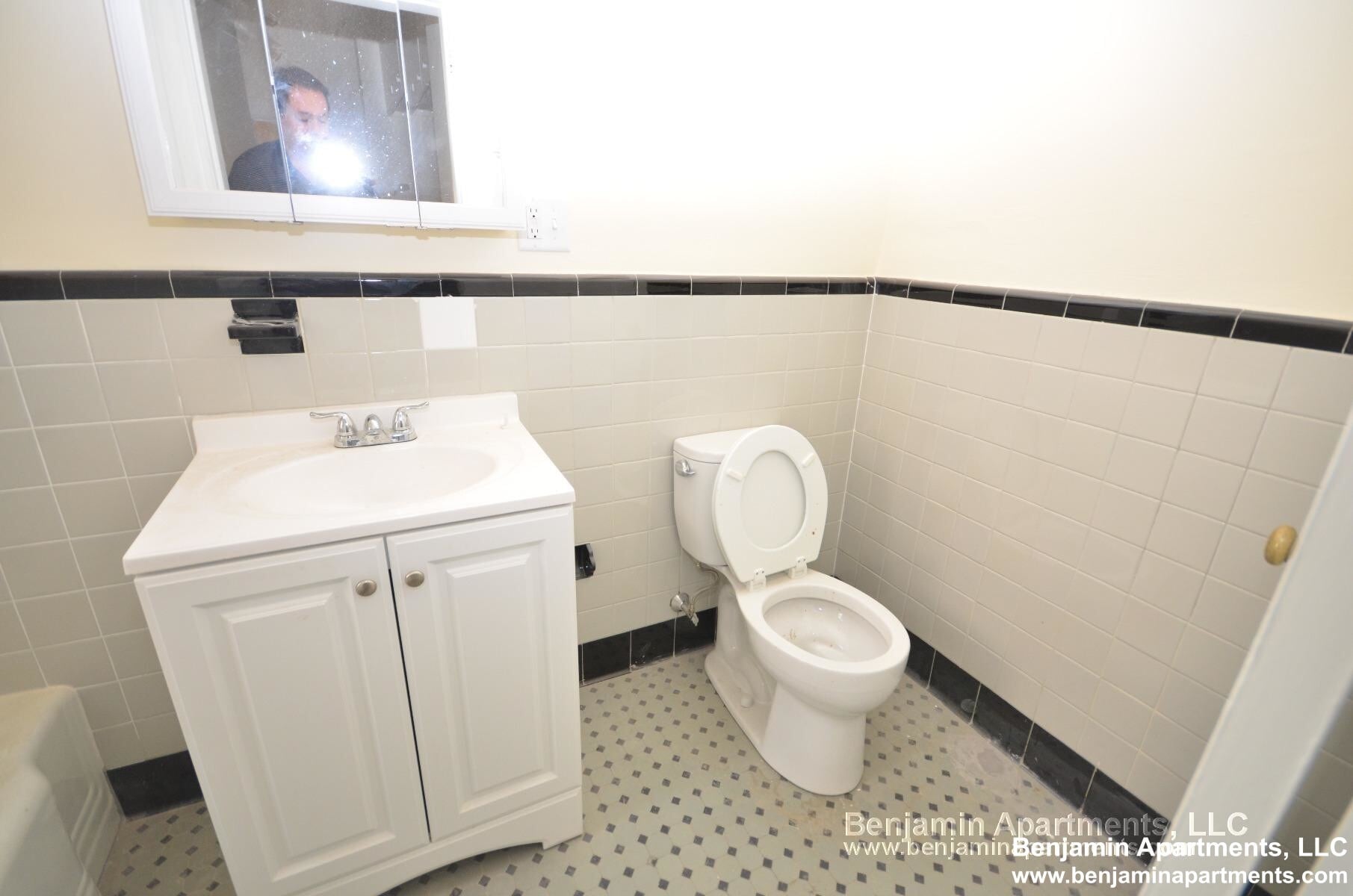 Building Photo - 1493 Beacon St