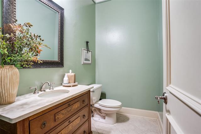 Building Photo - 5902 Arrowhead Dr