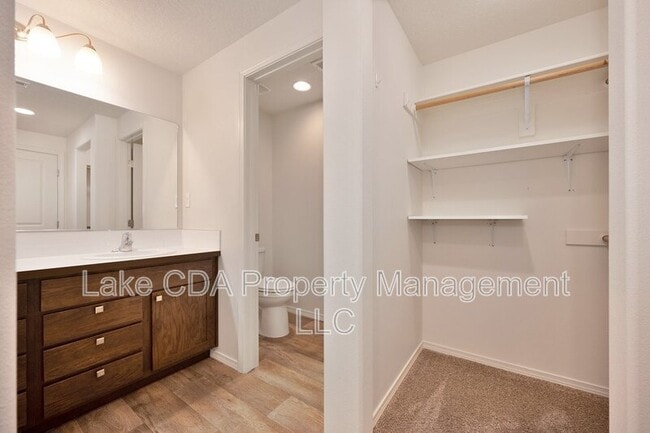 Building Photo - 12335 Gipper Loop