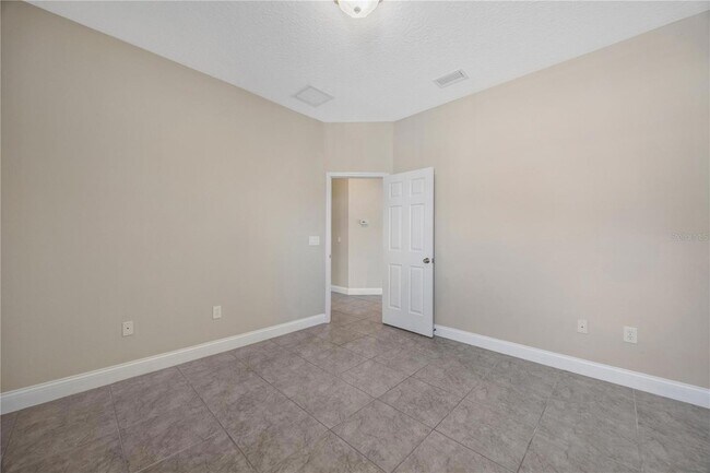 Building Photo - 27438 Sora Blvd