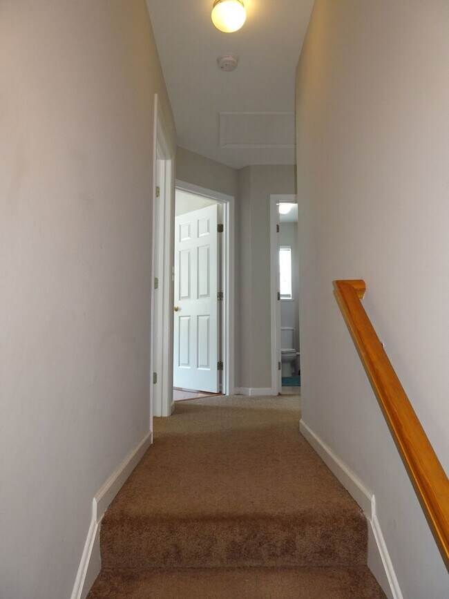 Building Photo - 3 Bedroom 2.5 Bath Single Family Home for Rent in Penniman East