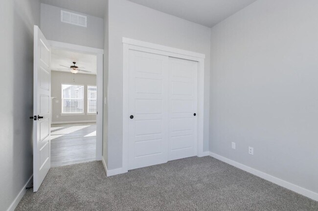 Building Photo - Newer Construction with High End Finishes _ Large 3 Car Garage!!