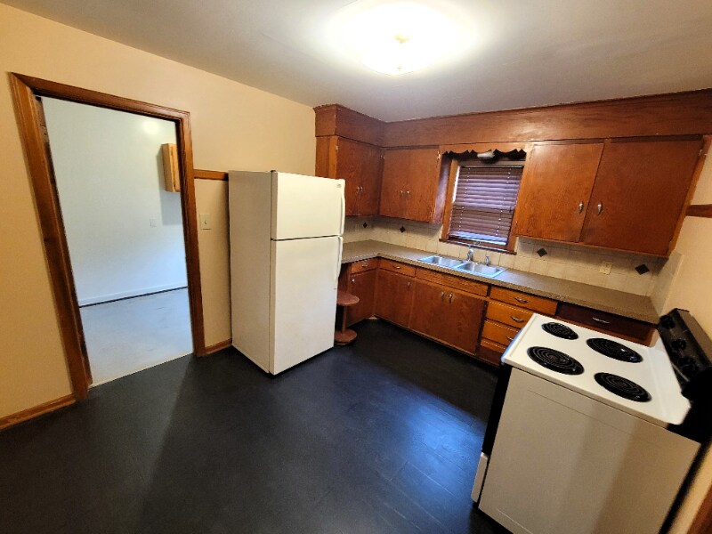 Building Photo - 1112 N Woodrow Ave