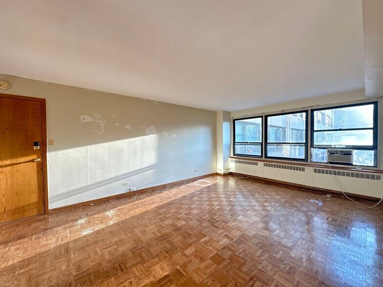 Building Photo - 4180 N Marine Dr