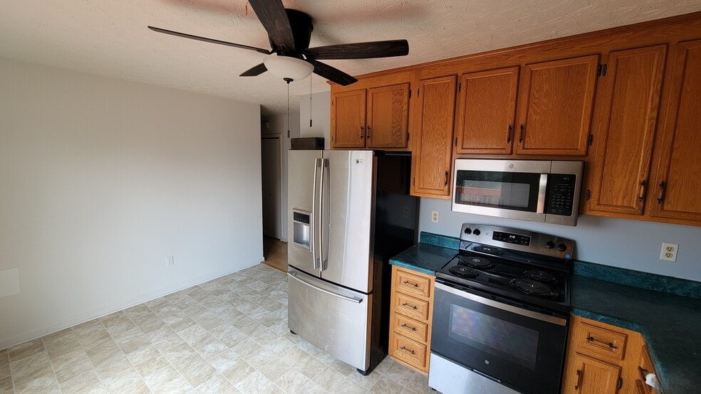 Building Photo - 131 Brookside Pl