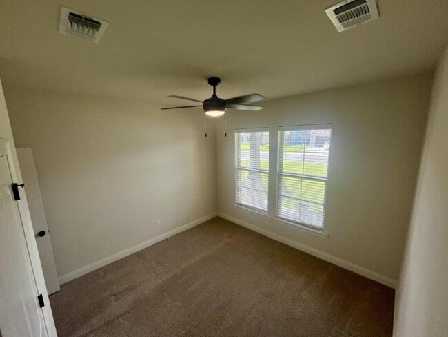 Building Photo - 17 Alexandria Grace Dr