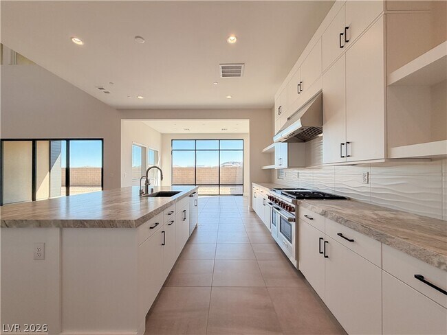 Building Photo - 10761 Canyon Bloom Dr