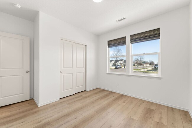 Building Photo - 8581 N Orch Ct