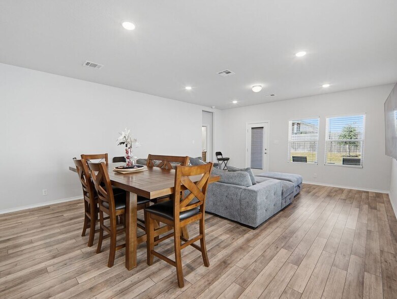 Building Photo - 4615 Serpens