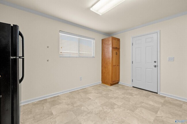 Building Photo - 313 Mertle Dr