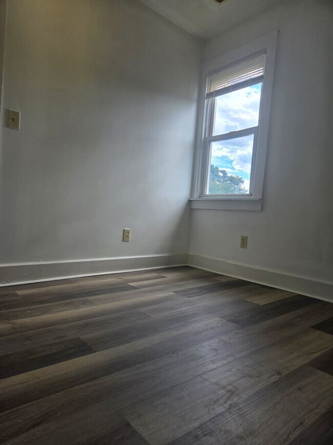 Building Photo - 3746 W 39th St