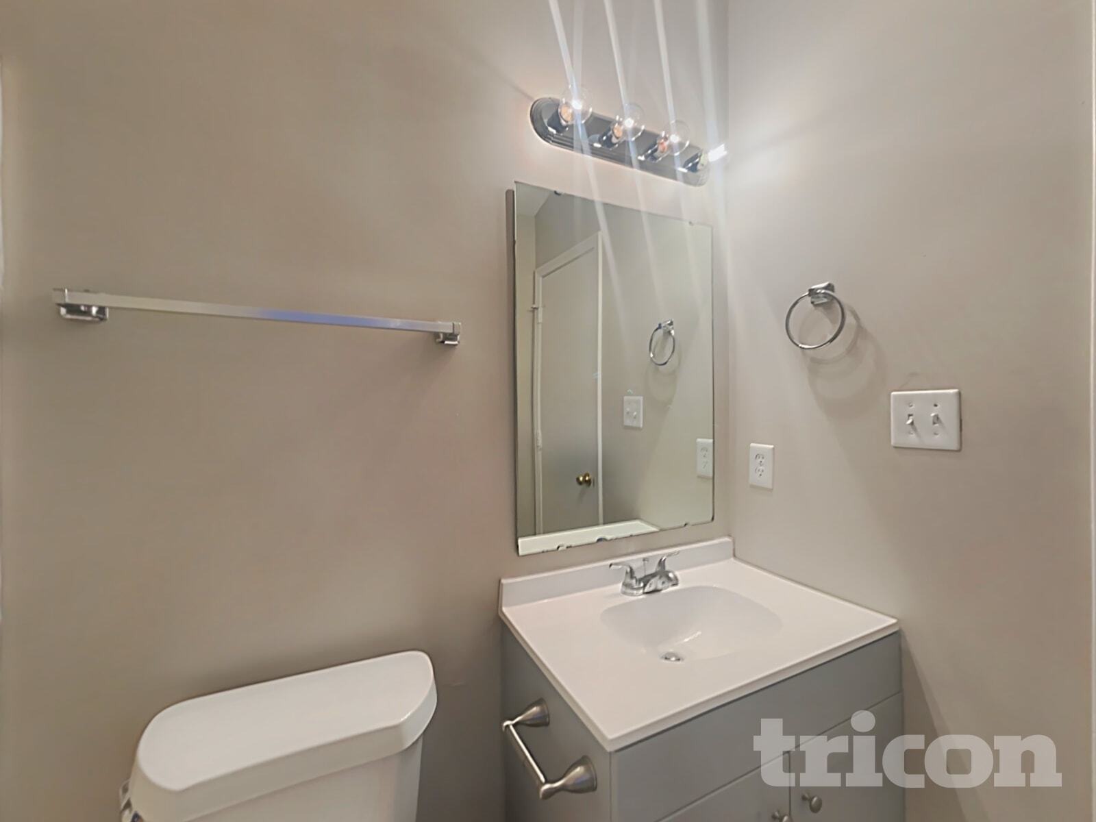 Building Photo - 3325 Alderknoll Ct