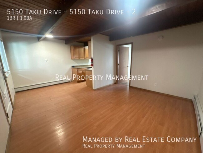 Building Photo - One Bedroom One Bath Apartment Four Minute...