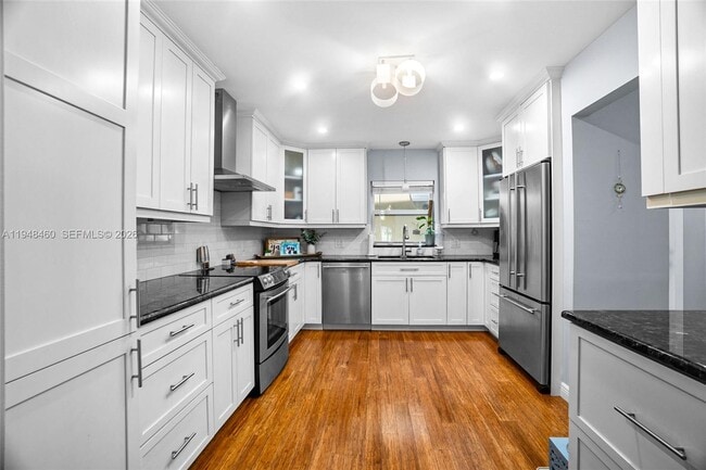 Building Photo - 505 Maplewood Dr