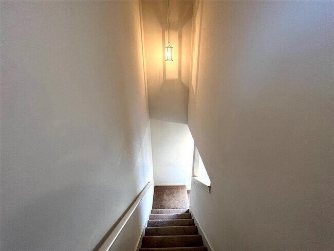 Building Photo - 801 Alamo Plaza Dr