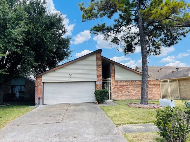 Building Photo - 6823 Songbrook Dr