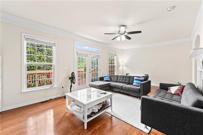 Building Photo - 11200 Brunson Dr