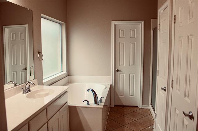 Building Photo - 10240 Los Barros Trail