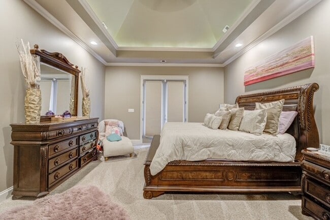 Building Photo - Winslow Cove Furnished Executive Estate with Pool