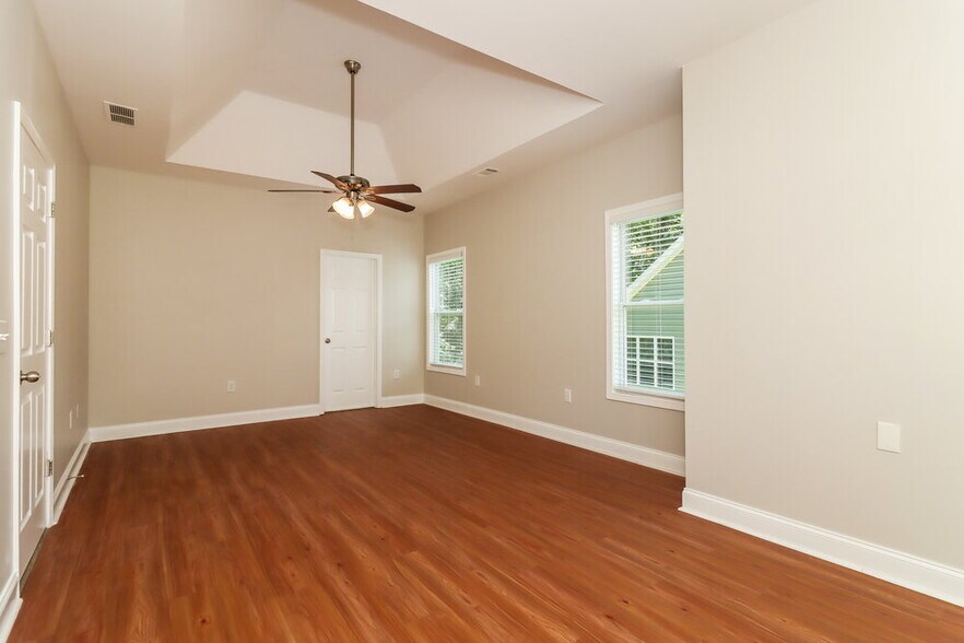 Building Photo - 205 Westridge Cir