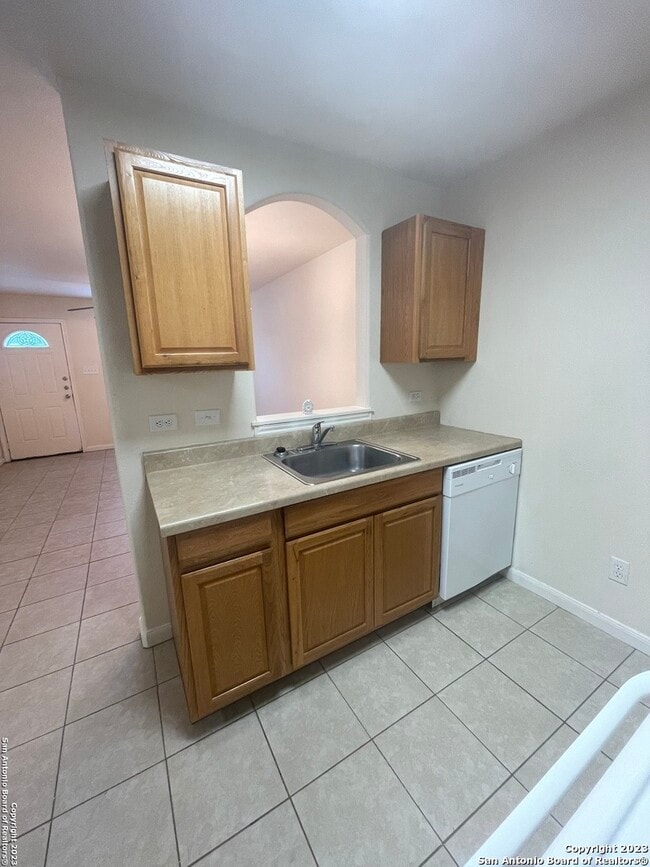 Building Photo - 440 Clearview Canyon