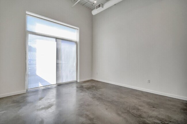 Building Photo - 2514 Abercorn St