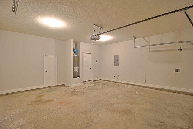 Building Photo - 106 Centennial Ct