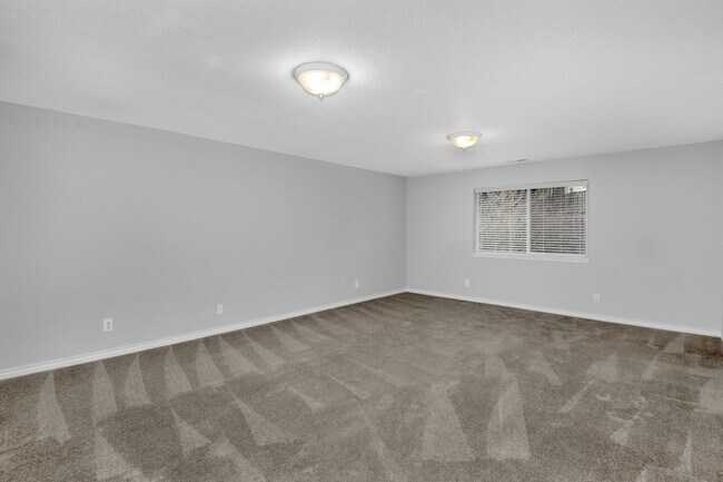 Building Photo - Discover Your Dream Home in Sterling Park!