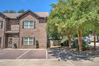 Building Photo - Heisman Villas: End Unit with Parking & Pr...