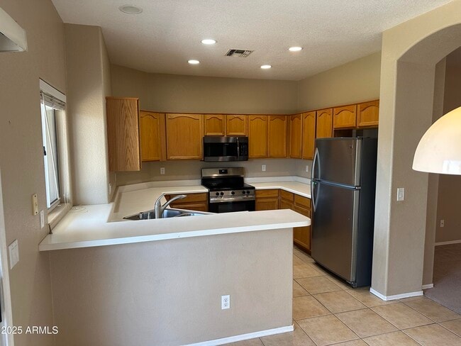 Building Photo - 14333 W Mitchell Dr