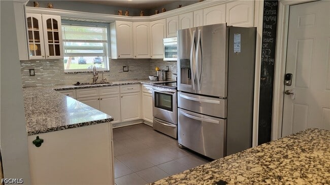 Building Photo - 1403 Davis Dr