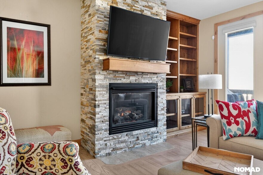 Building Photo - 3042 Lower Saddleback Rd