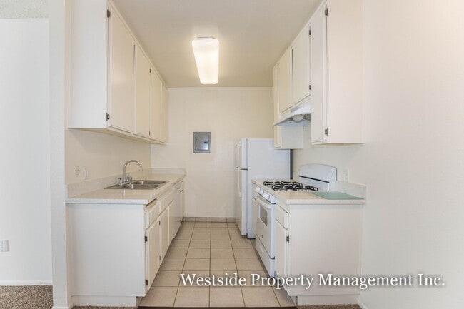 Building Photo - 6253 Lankershim Blvd