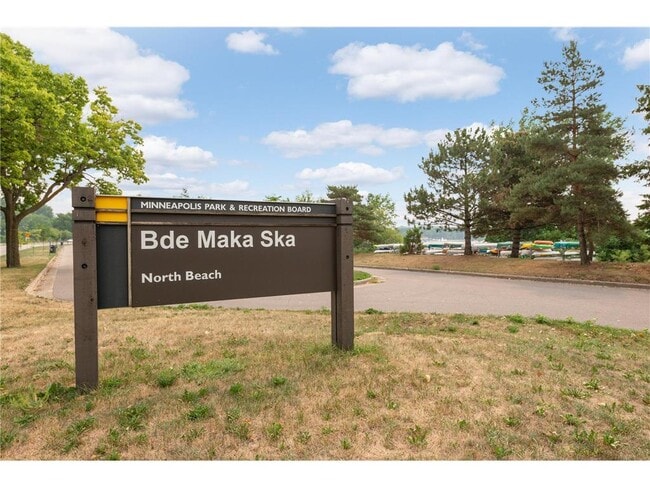 Building Photo - 4020 Ewing Ave S