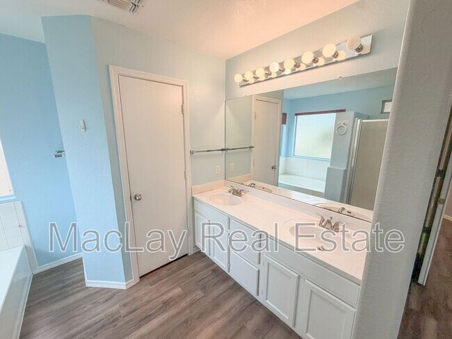 Building Photo - 2934 E Blackhawk Dr