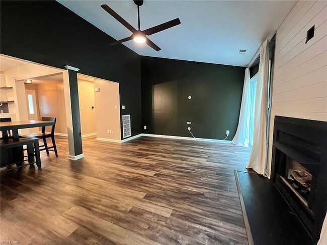 Building Photo - 120 Misty Ridge Ln