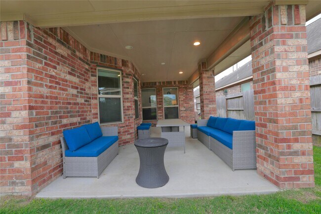 Building Photo - 17203 Fable Springs Ln