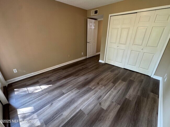 Building Photo - 6526 La Mirada Dr E