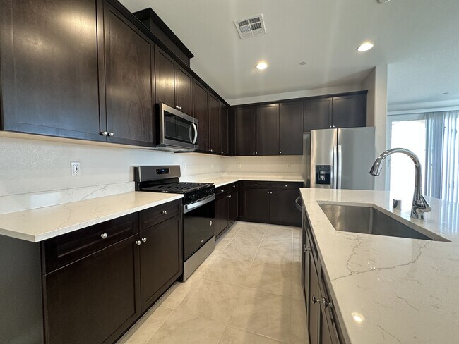 Building Photo - 91 Sonata Dawn Ave