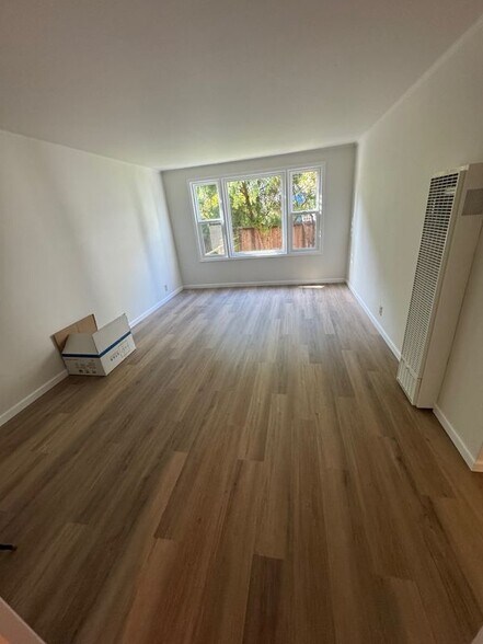 Building Photo - 4739 California St