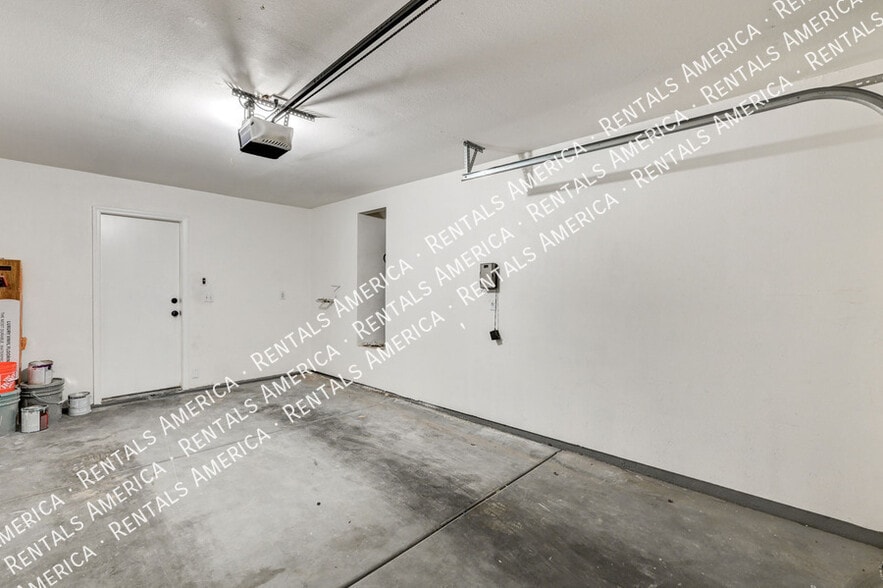 Building Photo - 8144 Autumn Star Ave