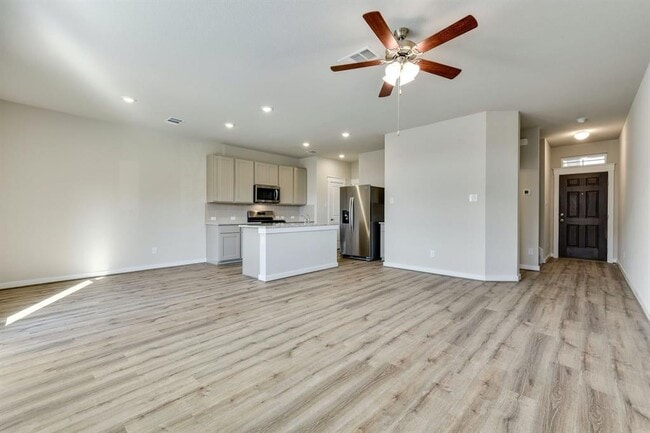 Building Photo - 603B Pearly Eye Dr