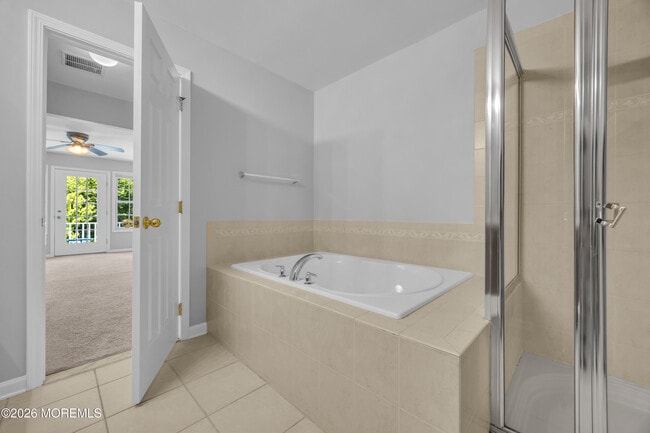Building Photo - 10 Deepwater Cir